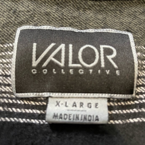 Men’s Black & Grey Striped Shirt, XL - Picture 9 of 12